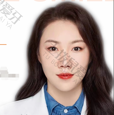 李华